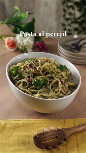 Para esos días que solo quieres algo rico, esta Pasta al Perejil es la opción. Anímate a prepararla. 🍝 | La Moderna