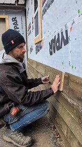 1.4M views · 2.9K reactions | Here's a cool little carpentry trick when you're doing something and it doesn't quite fit. Just flex the board out and then get it to wedge in there. So you have a really good tight fit with your pine wood siding on your construction project! Home improvement, project, DIY tips and tricks for you! #carpentrytips #construction #contractor #tipsandtricks #HomeImprovement #hacks #carpentry #builder #deck #tools #diy | Your Favorite Contractor | Facebook