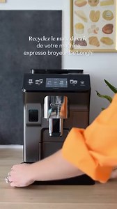 93K views · 908 reactions | Il existe de nombreuses astuces pour recycler votre marc de café. Une des plus connues est celle d'engrais pour vos plantes. Naturel et organique, il favorisera le développement des végétaux, du potager aux plantations florales. À utiliser avec parcimonie, il suffira de le répandre au pied de vos plantes  | De'Longhi France | Facebook