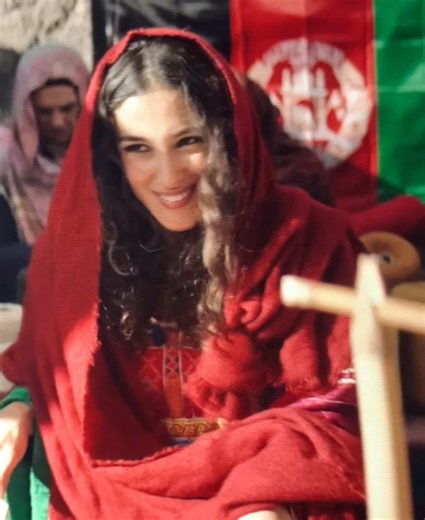 I Am You (2019) Directed by Sonia Nassery Cole Inspired by the story of an Afghan refugee, I Am You reflects on the harsh realities before an uncertain journey and the quiet resilience found through human connection and empathy. Starring: Mert Ramazan Demir, Damla Sönmez, Cansu Tosun, and Emir Çetinkaya #IAmYou2019 #SoniaNasseryCole #afghanfilm #theafghanmuse #vibeyvidzz