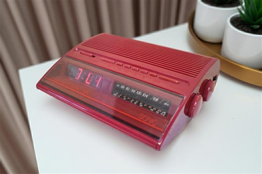 Cranberry Red Sonic Model CRX-7R AM FM Digital Alarm Clock Radio! Excellent Condition! - Etsy Canada