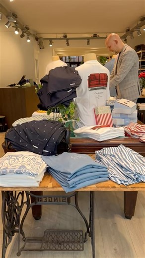 New in – Pockies! 💥 Het populaire Nederlandse merk Pockies is nu bij ons verkrijgbaar! Bekend om hun boxershorts met zakken, waarmee comfort en gemak samenkomen. Naast de iconische boxers hebben we nu ook zwemshorts, T-shirts, hoodies & sweaters in de collectie. Perfect voor relaxen of onderweg! 🏖️ Scoor deze week nog je zwemshort en chill in stijl bij @strandpaviljoen_reuring, de nieuw geopende strandtent in Hoorn. Het grootste stadsstrand van Nederland! 🎉 Kom langs en ontdek de collectie! #