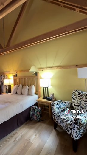 Where to stay in Leavenworth, WA: Sleeping Lady Mountain Resort ⛰️ This former church camp has become a beautiful getaway! #sleepinglady #leavenworth #weekendgetaway #washingtonstatecheck #washingtonstate #explorewashington