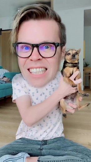 How many days you have been in #quarantine #pewpewpew @pawzamdogs @rebeccazamolo #mattslays