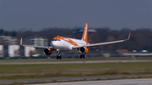 When flights are delayed should passengers pay to transfer?