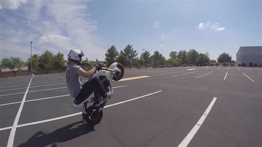 Beginner-friendly mini motorcycle wheelie tutorial from basic to advanced techniques