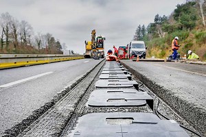 VINCI inaugure la première autoroute au monde qui recharge les véhicules électriques