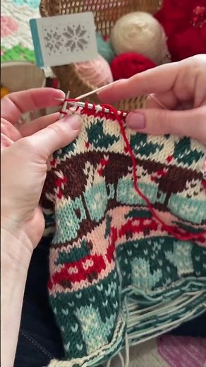 My not-so-fast but just-right-for-me colorwork knitting method ❤️ #knitting #colorwork