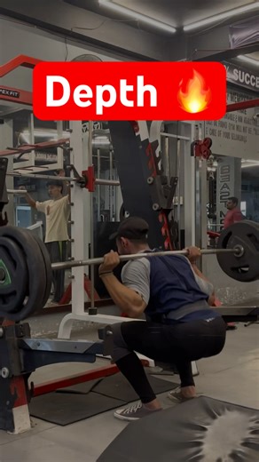 🔥 Squats Workout | Leg Day Motivation | Gym Shorts 💪 #shorts