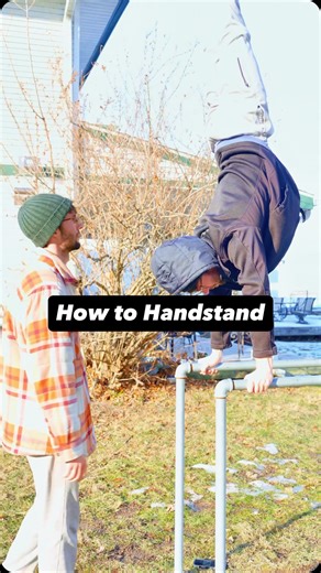 Lenny | Fitness & Mobility Coach on Instagram: "✅✅✅comment “handstand”✅✅✅ For a full follow along handstand workout Learning a freestanding handstand isn’t about brute strength… it’s about skill, control, and consistency 🤸‍♂️🔥 Here’s how to build it step by step 👇 🧠 Start with alignment Stack wrists → shoulders → hips → ankles. A straight line = effortless balance ⚖️ 🧱 Use the wall wisely Chest-to-wall handstands teach proper positioning and body awareness without bad habits 🧱➡️🤸‍♂️ 🔥 Bu