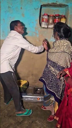 भैया कदु उठाकर फेक रहे है #shortviral #shortvideo #short deepu angira couple #shortv