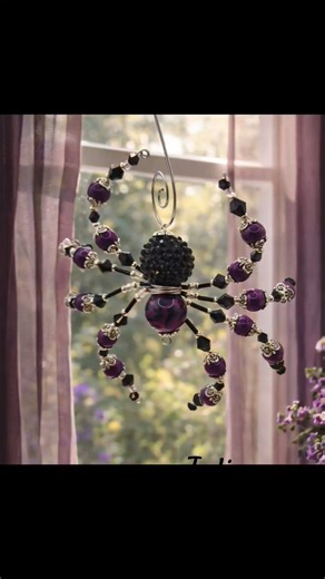 Meet Julianna - a handmade beaded spider #beadedspider #handmade #collectibles #spiders