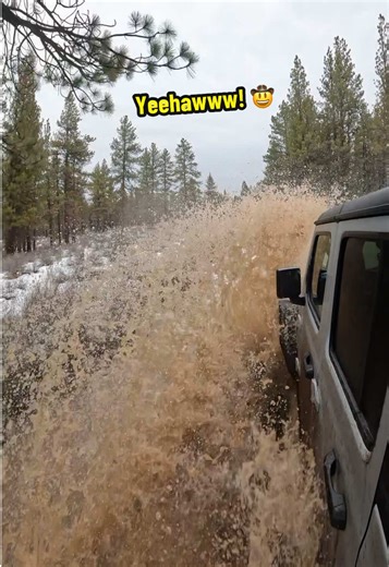 Jeep Gladiator Adventure in Oregon's Snowy Puddles
