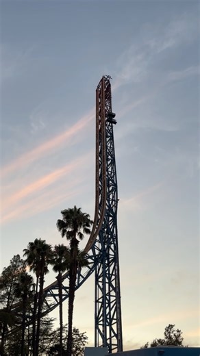 Lex Luthor: Drop Of Doom - Six Flags Magic Mountain #themepark #sixflags #california #droptower #fyp