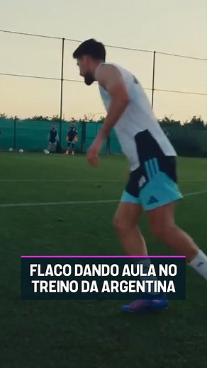 PINTOU O CAMISA 9 DA ARGENTINA NA COPA DO MUNDO? 👀🇦🇷😳 O Flaco López tá demais! Pega aí o treino de finalizações do atacante do Palmeiras... Crédito: @afaseleccionen #FutebolBrasileiro | TNT Sports Brasil