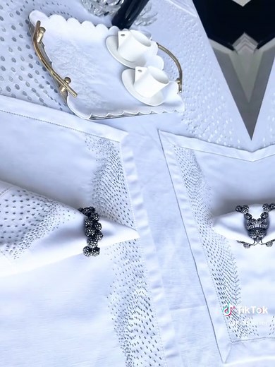 “Elevate your dining experience with our new table cover, crafted from premium cotton-linen and adorned with luxurious silk embroidery. Superior fabric, flawless finishing, and the trusted KMT guarantee. #linen#bedsheet#table cloth#towels #napkin