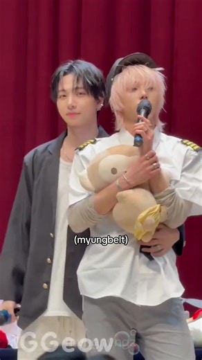 260621 M2U FANSIGN ✍🏻 not them both remaking how that yaho sounds like when you’re climbing the mountains 😭 sungho’s voice was so loud that you can still hear him without his mic 😂 #myungnyangz #명냥즈 #sungho #jaehyun #boynextdoor
