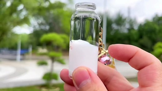 How to Create Floating Liquid Keychains Easily