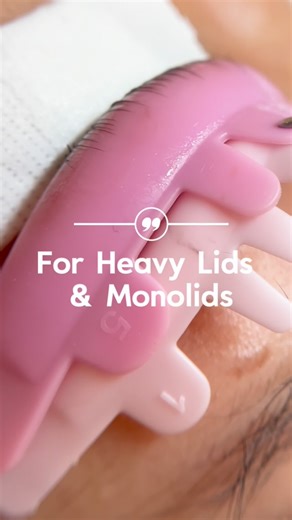 Akane | Japanese Lash Lift Educator on Instagram: "Double Shield Technique — when and why to use it 👇 This technique is especially helpful for: • monolid clients • clients with heavy eyelids • cases where a gap forms between the shield and the eyelid By using double shields, you can stabilize the placement, support the eyelid curve, and prevent the shield from lifting or shifting during shaping. In today’s examples, I’m showing three different double-shield patterns, each designed to handle sli