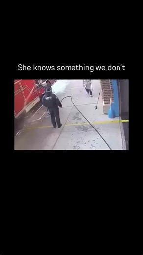 Memedroid on Instagram: "She's one step ahead Follow us for more content like this 💚 Join our meme community via the link in bio! #random #memes #funnyreels #wtf #weird #funny"