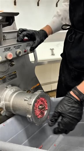 11 reactions | ‼️Ground Beef Freezer Special‼️ 20lbs 80/20 ground beef - $115 - All vacuum sealed freezer ready packages - Convenient 2lbs packs - Ground in store - Fresh quality trimmings! Call or order in person, while supplies last Valid 12/8-12/12 數 Shavano Park 數  13215 Huebner Rd  210-474-6827 數 Fair Oaks/Boerne 數  29202 Ralph Fair Rd  830-755-6328 | Tri-County Meat Market | Facebook