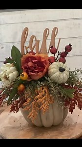 2M views · 20K reactions | This easy fall centerpiece is a STUNNER! #diyhomedecor #fallcraft | Katie Tennis | Facebook
