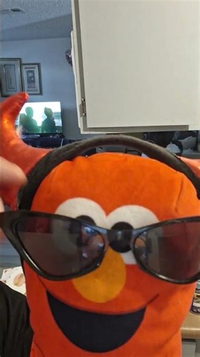 subscribe or smell my farts.