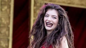 Parents perfectly prank Lorde fan daughter for Christmas Day