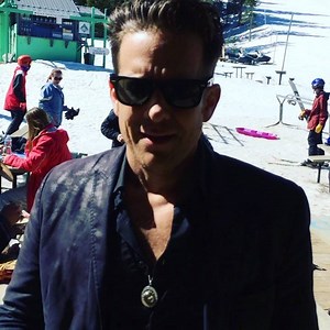 13 reactions | @deanos.beeswax Can't tour without some DEANOS BEESWAX LIP BAM  #deanosbeeswax #roxyroca #tourlife #organic #clean | ROXY ROCA | Facebook