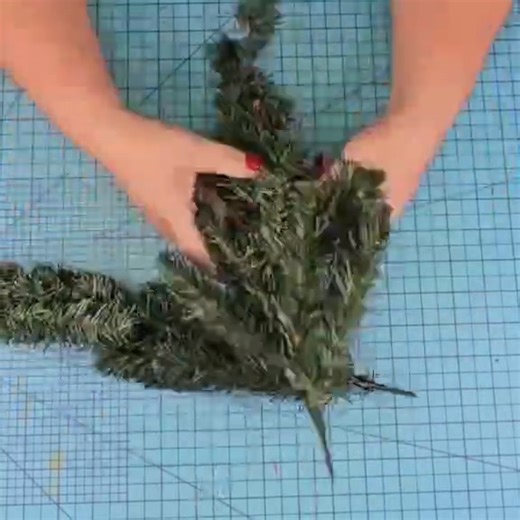 325K views · 5.2K reactions | STOP IT! This Mini Christmas Tree Dollar Tree CRAFT Is Beautiful! #holidaydecor #christmascrafts #dollartreeecrafts #christmasdecor #dollartreediy | DIY Beauty On Purpose | Facebook