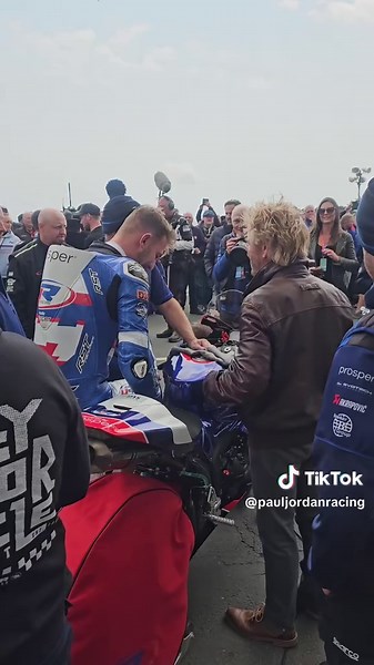 Deal or No Deal at Isle of Man TT Races Shines