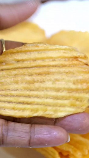 Instant Crispy Potato Chips 😍🥰🤩 #cookwithparul #potato #chips #facebookreels | Cook With Parul