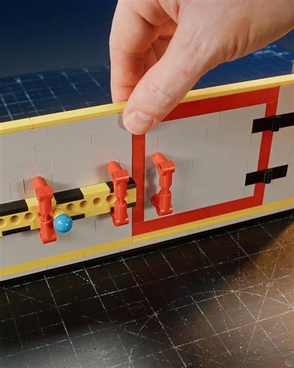 How a LEGO Deadbolt Works 🔒