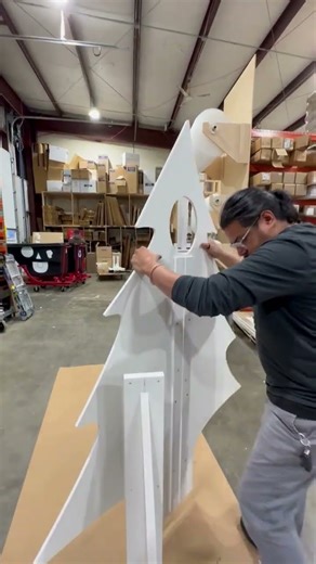 Christmas Tree Standee Setup