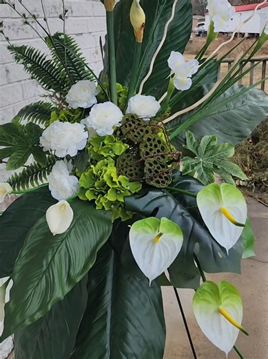 Flowers dont fix grief but at Glenwood Florist we make them express what words cannot! 🤍💚🤍💚