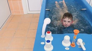 Baby Boy Taking Bath Bubbles: vídeo stock (100% livre de direitos) 1026537833 | Shutterstock
