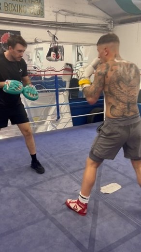 Coach Ross | Professional Boxing Coach on Instagram: "Build it up #boxing #boxingtraining #boxinglife #boxinglifestyle #boxinggym #boxingday #boxingworkout #boxingworld #boxingcoachescommunity #boxingexpo #boxinglife #boxinglifestyle"