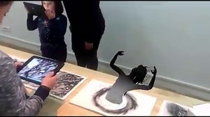 Acqua Alta est un projet qui se déploie en trois temps : un spectacle mêlant corps et images ; un livre en pop-up à regarder en réalité augmentée ; une expérience pour casque de réalité virtuelle. Toutes les dates sur le site de la compagnie am-cb.net/projets/acqua-alta Merci à tout ceux qui ont travaillé et rendu cette aventure possible : Dimitri Hatton, Satchie Noro, Olivier Mellano, Rémi Engel, Romain Sicard, Régis Estreich, Benoit Fenayon, Eric Singelin, Marietta REN, Jérémy Chartier, Yan Go