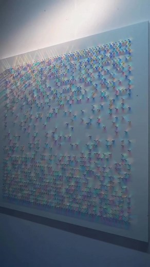 British artist Chris Wood transforms geometry and light into captivating visual experiences, creating works that shift and shimmer as the viewer moves. Using dichroic glass and precise forms, she sculpts light itself, allowing color, shadow, and reflection to become the artwork. Her pieces reveal how simple geometry can produce complex, ever-changing patterns that feel both meditative and alive. Wood’s practice invites us to slow down, look closely, and experience light as a sculptural and emoti