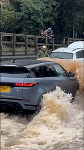 Should’ve Bought a Range Rover…😂😭 #Fails #Splash #Flooded #SAVAGE #RangeRover #Landrover #skodakodiaq #VRS #SUV #Funny #Crazy #wow #RiverCrossing #RuffordFord (YouTube: BENGREGERS) | Bengregers
