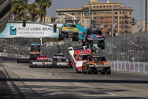 2.6M views · 10K reactions | The wild final lap from 2022 Long Beach Race #2 - TRACK NOISES ONLY! Great battle between Cleetus McFarland, Robby Gordon & Matt Brabham | Stadium Super Trucks | Facebook