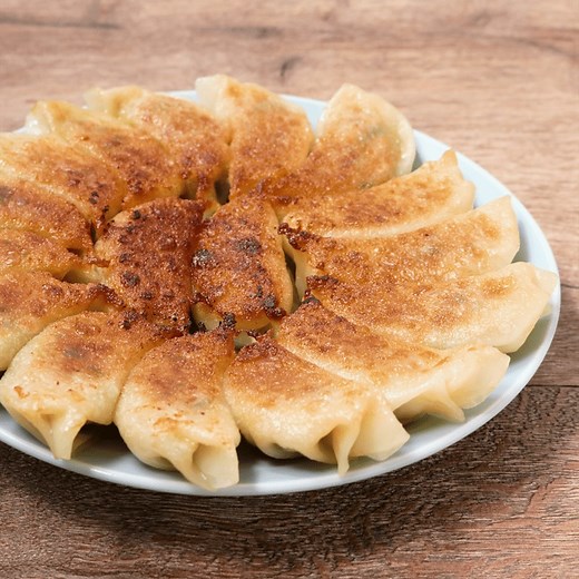 簡単に作れる 焼き餃子 作り方・レシピ | クラシル