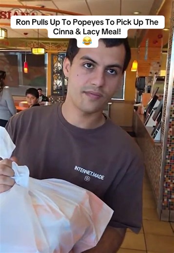 Ron Pulls Up To Popeyes To Pick Up The Cinna & Lacy Meal! 😂 #stableronaldo #cinna #lacy #twitch #fyp