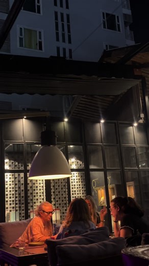 Phnom Penh មេសា: ភោជនីយដ្ឋាន មានផាសុខភាព និងអនាម័យខ្ពស់ និងមានសាខានៅសៀមរាប ដែលល្បីមានម្ហូបខ្មែររសជាតិឆ្ងាញ់ល្បីៗជាច្រើនមុខ ដែលមានភ្ញៀវជាតិ និងអន្តរជាតិ គាំទ្រជាច្រើនពាន់នាក់ ព្រមទាំងមានសេវាកម្មរួសរាយរាក់ទាក់ Mesa Restaurant - Phnom Penh Tripadvisor ទទួលបងប្អូនចាប់ពីម៉ោង 6:00 ល្ងាចរហូតទៅដល់ម៉ោង 12:00 យប់ Booking: 096 89 86 000☎️📞 Location: https://maps.app.goo.gl/ ទីតាំង ផ្លូវ51 ជាប់Novotel Hotel អតីតភោជនីយដ្ឋានអណ្ដាតរាំ #khmerfood #cocktail #flypシ #goodfood #mesarestaurantphnomphenh