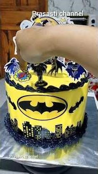 decorating a Batman birthday cake easy and simple #tutorial #cake #cakedecorating #batman #decora...