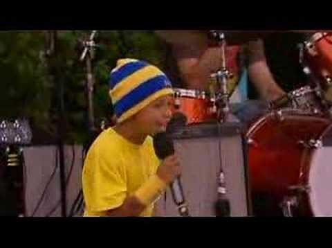 Elias feat. Frans - Who's Da Man (Live Allsång Skansen 2006)