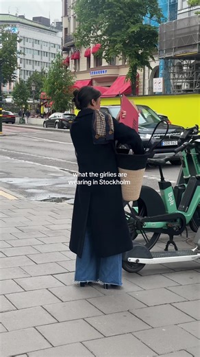 Stockholm Girls' Outfits: Scandinavian Style Inspiration