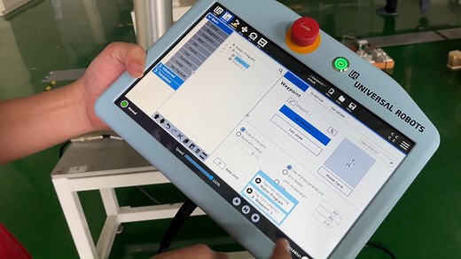 【UR 10e開箱】 . 全新UR10e抵台，讓我們帶您來看第一手UR10e開箱👀 UR10e，只為賦能更多🔥 ✔️讓工作流程更有效率 ✔️提升負載 (12.5kg)，加速回本 ✔️提升堆棧應用負載量 ✔️嚴格測試，以客為尊 影片拍攝實際時長約為10~15分鐘，快速部署，簡易操作 🏃‍♂️即刻開始自動化，立即聯絡專家一對一諮詢：https://pse.is/askurexpert #universalrobots #cobots #collaborativerobots #優傲科技 #協作型機器人 | Universal Robots