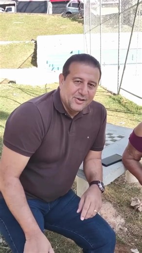 A Praça do Samba em Perus está renovada após alguns meses de reforma. Esse espaço, que é uma referência no bairro, está agora novinho em folha. Este é o terceiro investimento do vereador Fabio Riva na praça, que, por ser tão utilizada, merece toda a atenção. Agora, conta com acessibilidade, novos brinquedos, quadras reformadas e bebedouro. Começamos com o pé direito com as meninas das atividades da atst_sp utilizando este espaço. É uma demonstração de pertencimento e amor ao nosso bairro, à noss