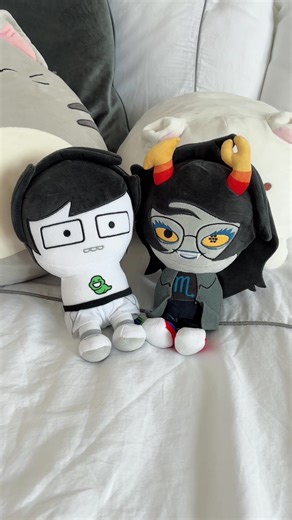 Unboxing Homestuck Plushies: John Egbert and Vriska